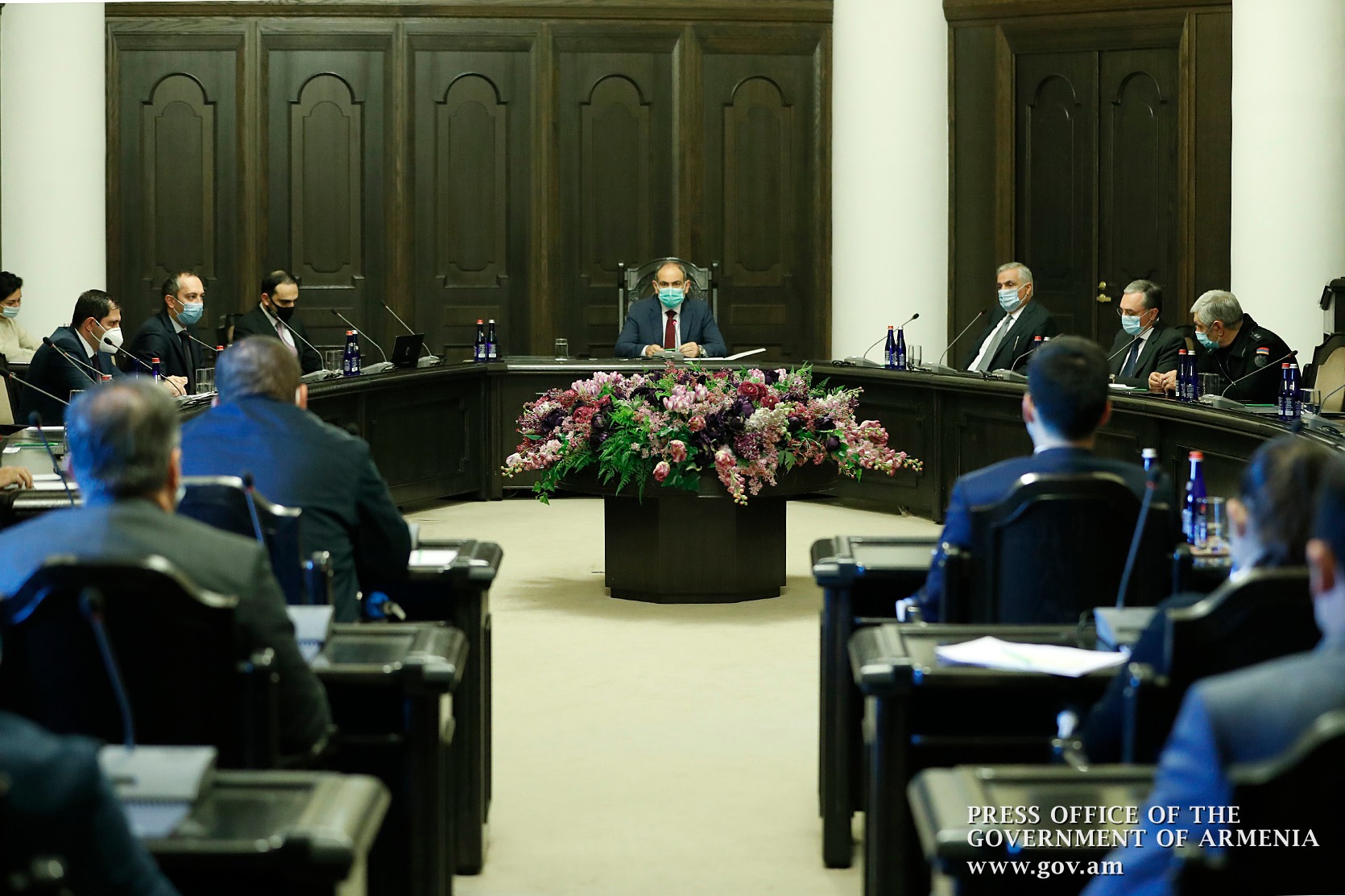Под председательством Никола Пашиняна обсуждена работа по решению проблем арцахцев и предстоящие шаги
