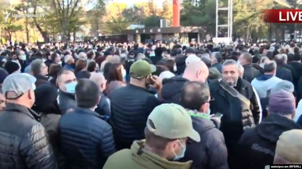 На площади Свободы в Ереване потребовали отставки премьер-министра Пашиняна