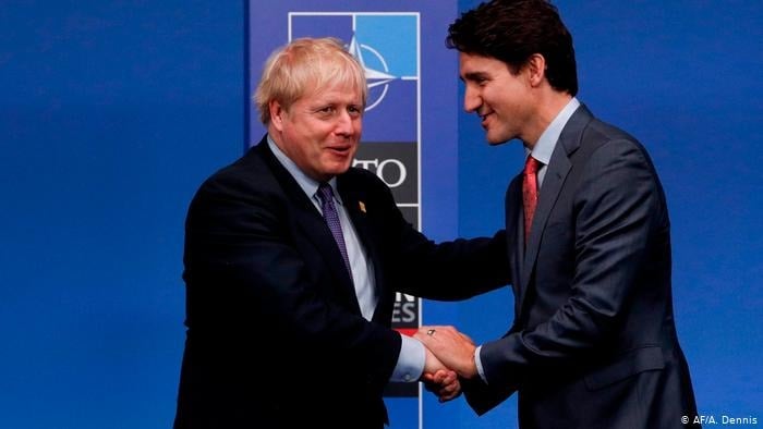 Британия и Канада подписали временное соглашение о свободной торговле