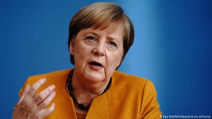 Канцлер Меркель выразила солидарность Австрии после теракта в Вене