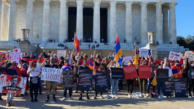 Молчаливая демонстрация армян в Вашингтоне: видео, фото