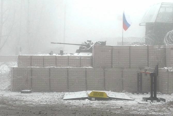 Блокпосты российских миротворцев обеспечиваются современными сооружениями и оборудованием: фото