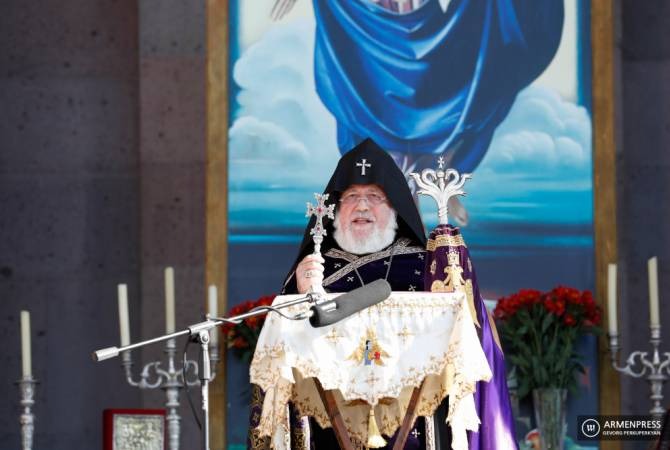 Гарегин II отечески призвал провести последнюю в году Святую литургию в мирной обстановке