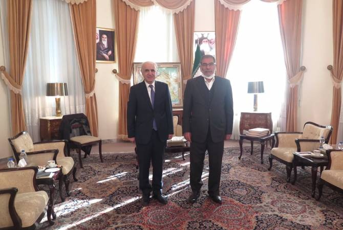 Секретарь Высшего совета национальной безопасности Ирана и посол Армении обсудили проблемы региона