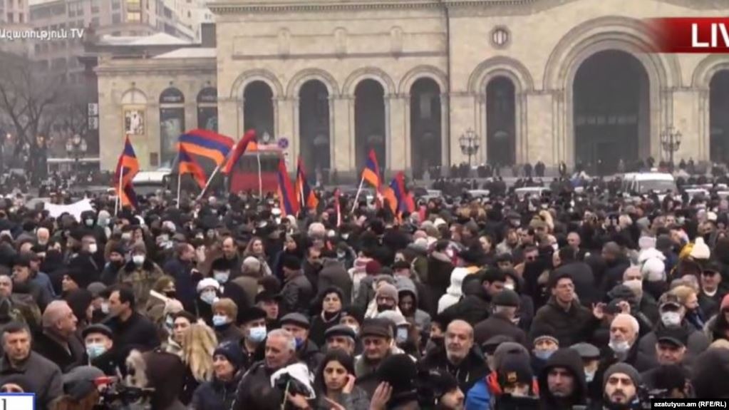 Оппозиция проводит митинг с требованием отставки Никола Пашиняна