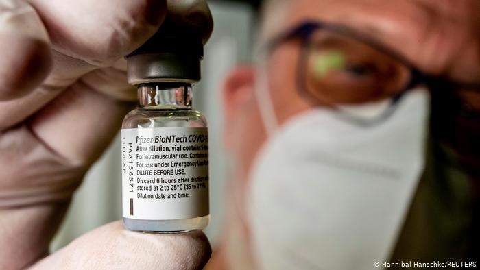 В ЕС официально началась массовая вакцинация от коронавируса