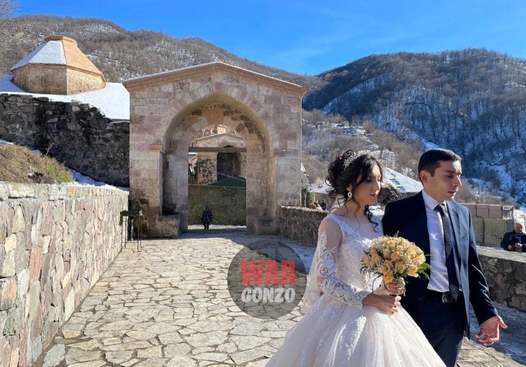 В монастыре Дадиванк состоялось венчание армянской семьи