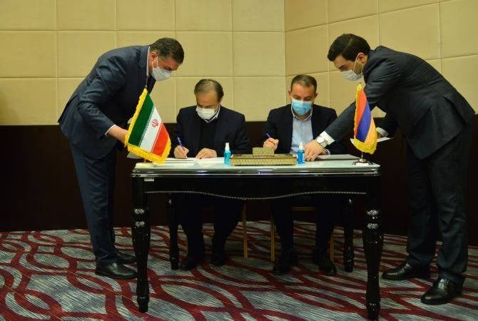 Армянский и иранский министры подписали меморандум