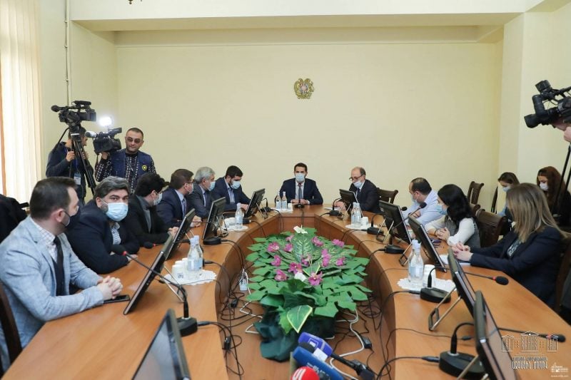 Глава МИД Армении Ара Айвазян выступил перед членами парламентской комиссии: главное
