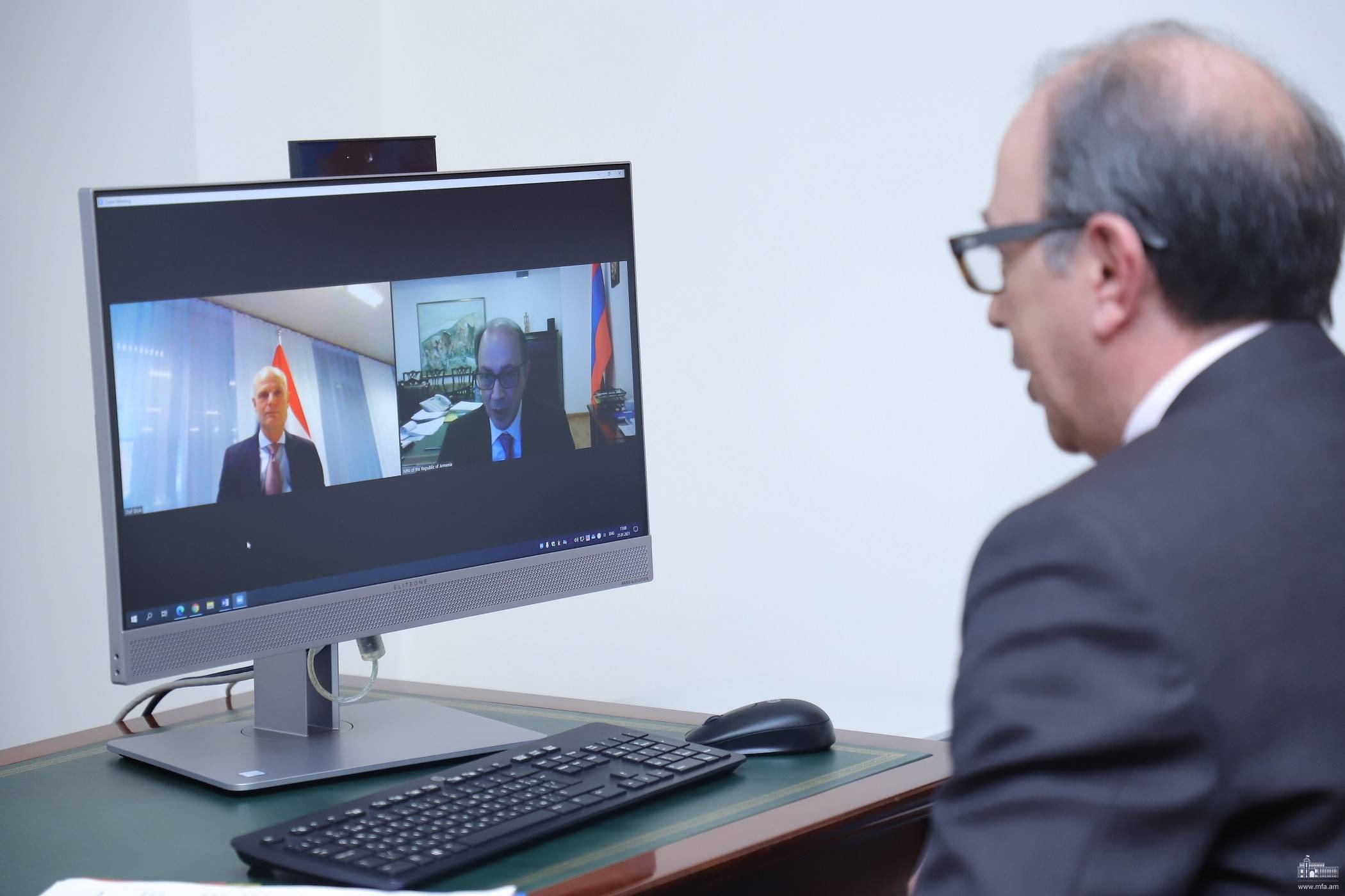Глава МИД Армении провел видеоконференцию с коллегой из Нидерландов