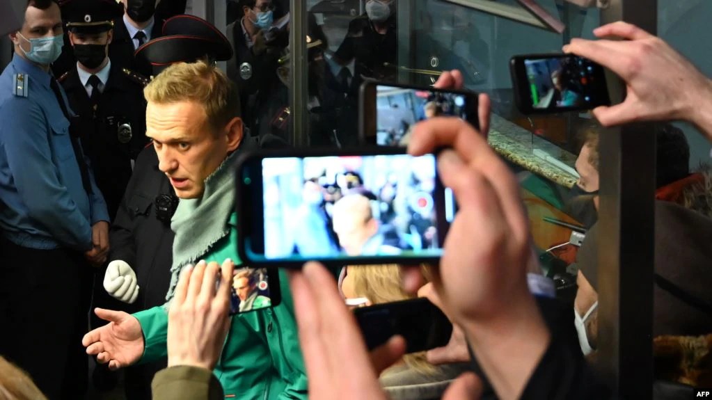 Алексей Навальный задержан по прилете в Москву: жесткая реакция мировых лидеров