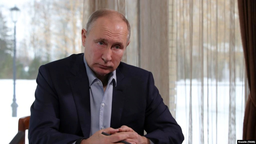 Путин о «дворце» из фильма Навального: «Ни мне, ни моим близким родственникам он не принадлежит»