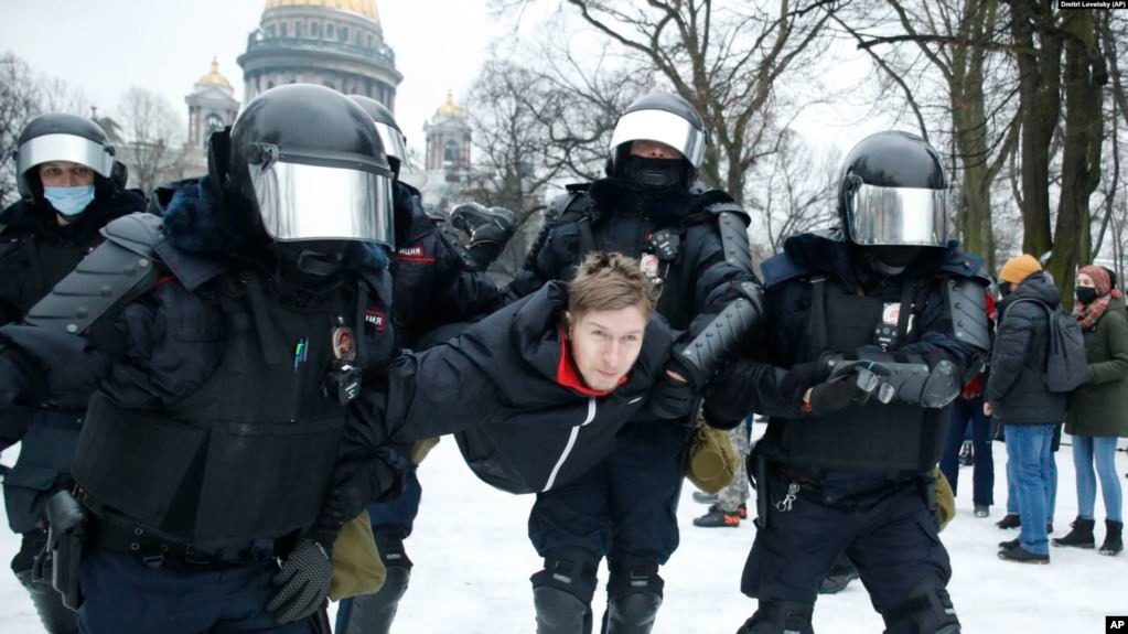 Более 3,5 тысяч человек задержаны в ходе субботних акций протестов в России