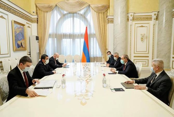 Пашинян и Арутюнян обсудили реализацию крупных инфраструктурных программ в Арцахе