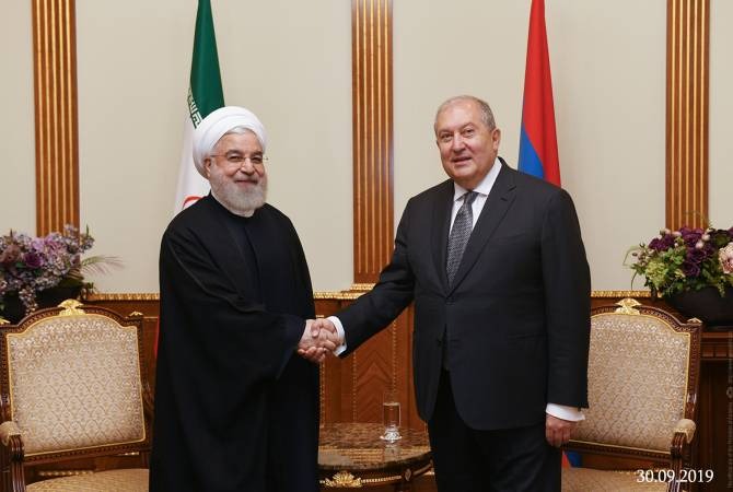Президент Саргсян поздравил президента и духовного лидера Ирана с 42-летием Исламской революции