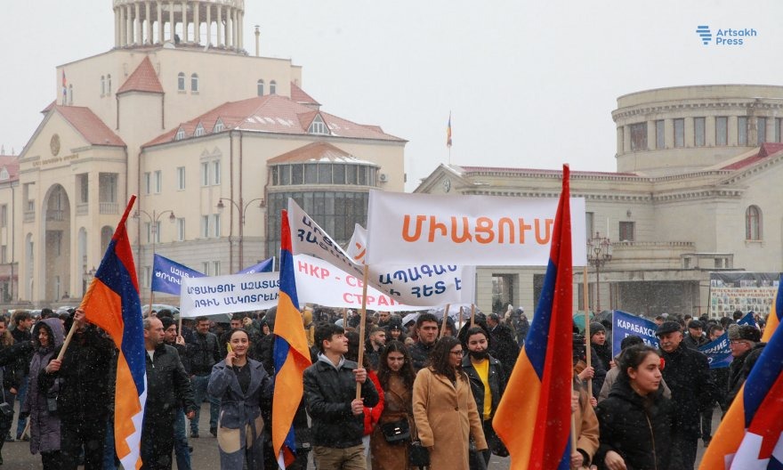 Арцахскому движению — 33 года: массовое шествие в Степанакерте — фото