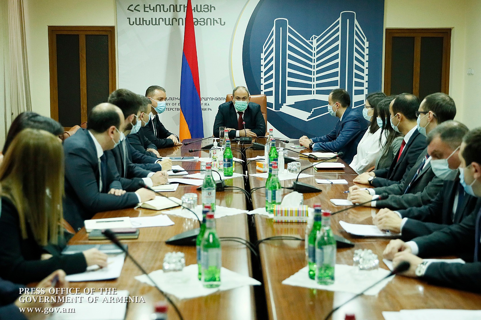 Институциональные инвесторы верят в экономическое будущее Армении: Пашинян в Минэкономики