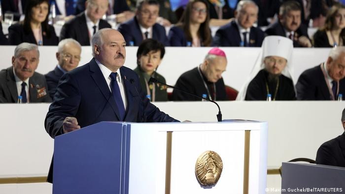 Лукашенко заявил о референдуме по новой Конституции в начале 2022г