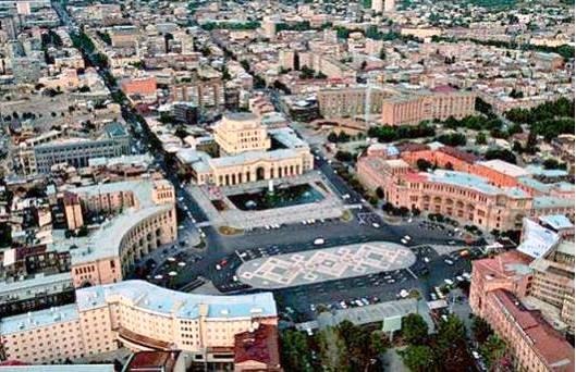LIVE. Площадь Республики в Ереване