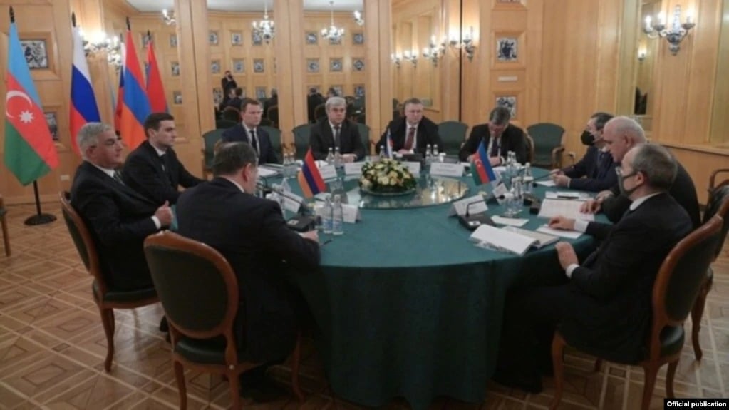 Вице-премьеры Армении, РФ и Азербайджана провели заседание рабочей группы