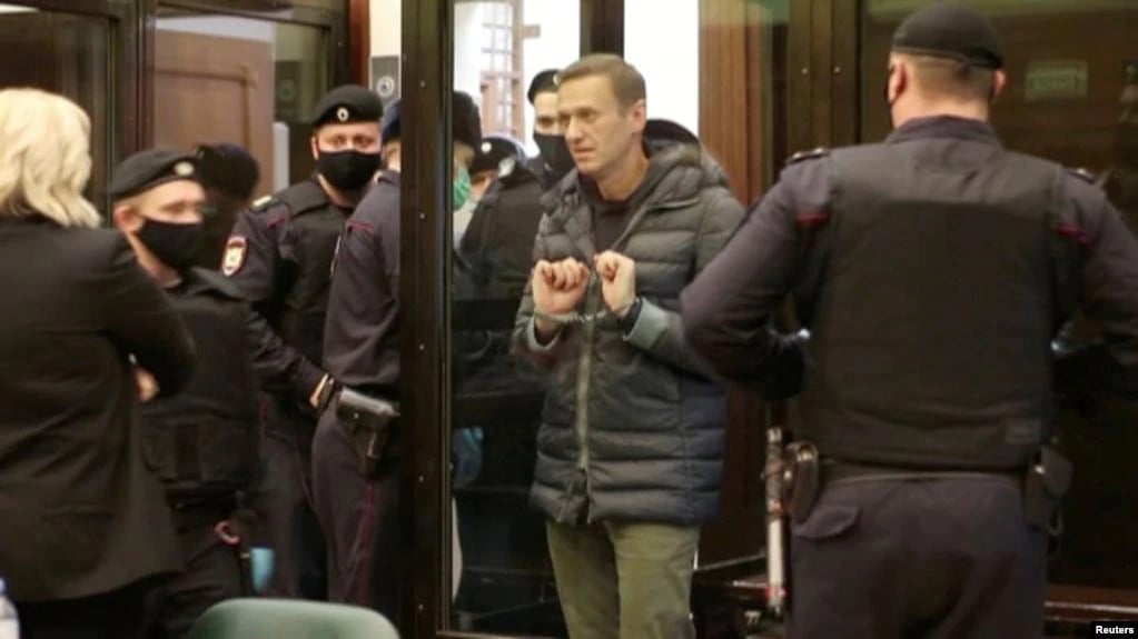 «Путин войдет в историю как отравитель»: Навальный в суде