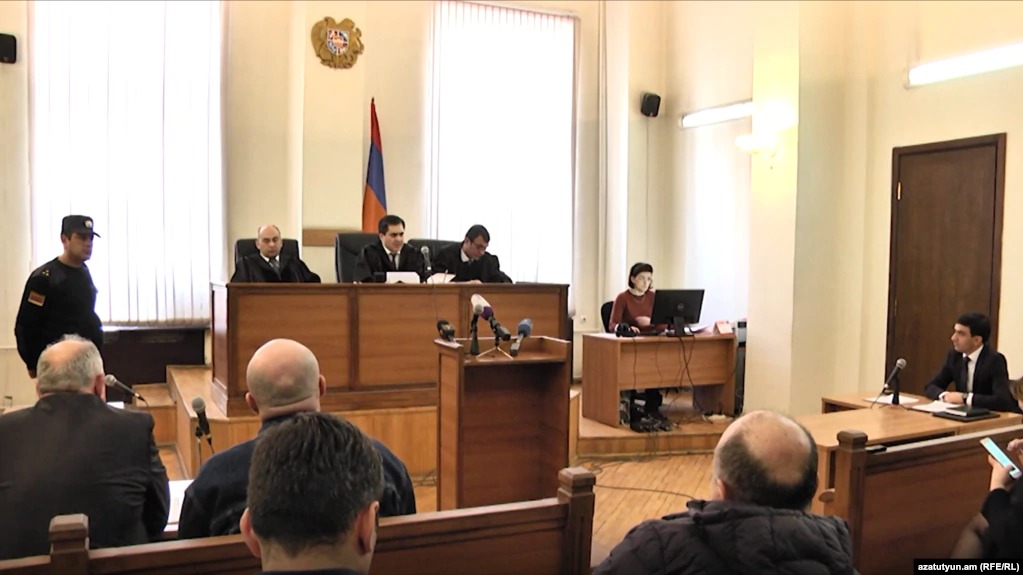 Судебный процесс по делу об убийстве Погоса Погосяна в 2001г возобновился