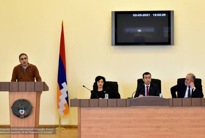 В парламенте Арцаха прошли слушания по внесению изменений и дополнений в закон «О языке»