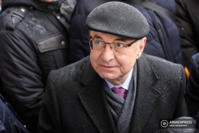 СК: Вазген Манукян допрошен и отпущен под подписку о невыезде