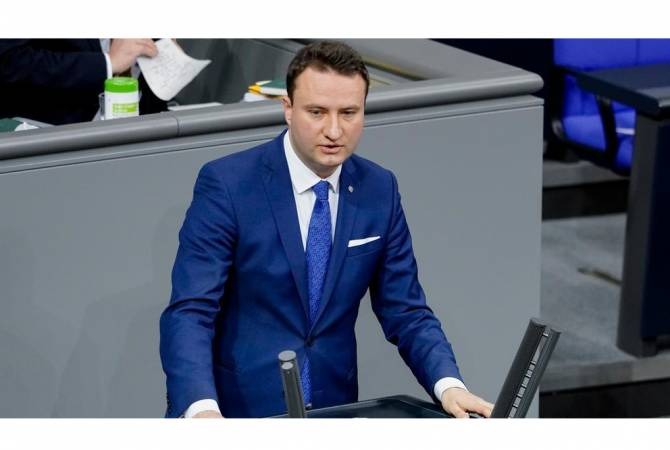 Депутат бундестага Германии, обвиняемый в получении взятки от Азербайджана, сложил свой мандат