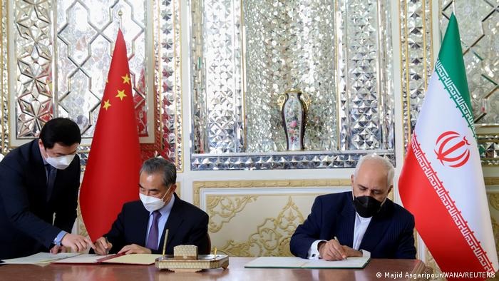 Китай и Иран подписали стратегическое соглашение о сотрудничестве на 25 лет