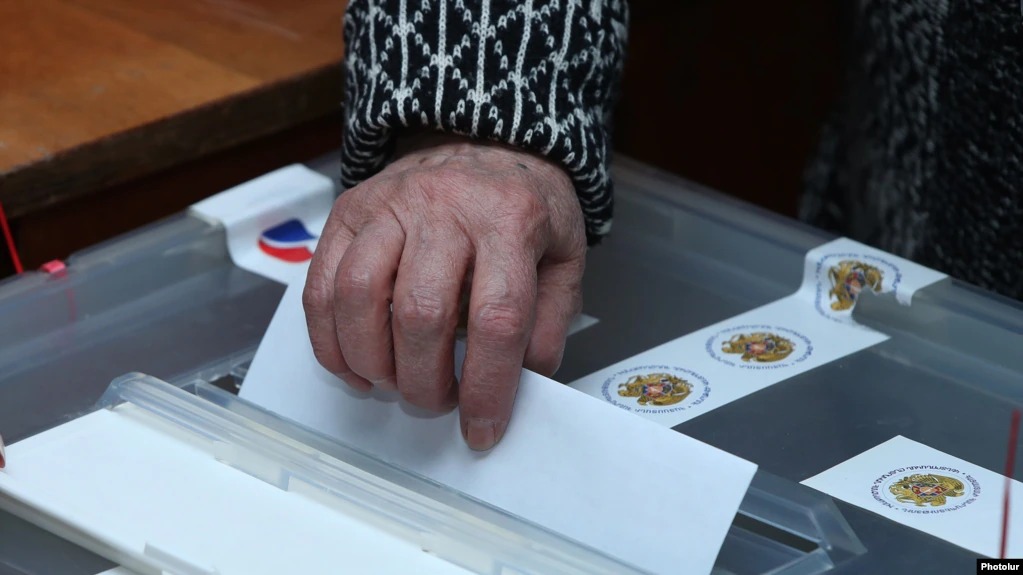 «Изменение ИК имеет принципиальное значение для исключения подкупа избирателей»: Пашинян встретился с НПО