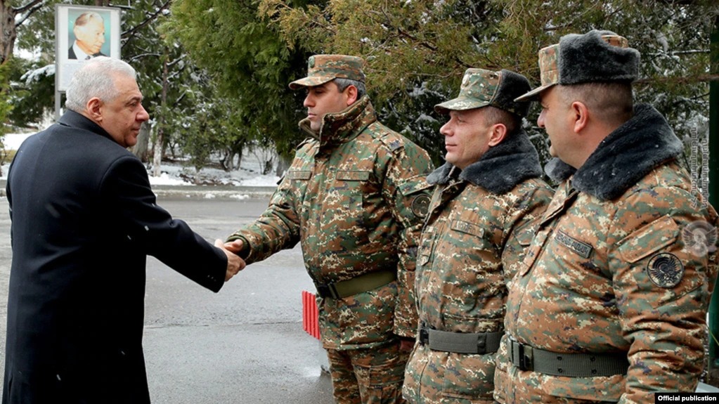 Министр обороны Армении посетил воинскую часть спецназа