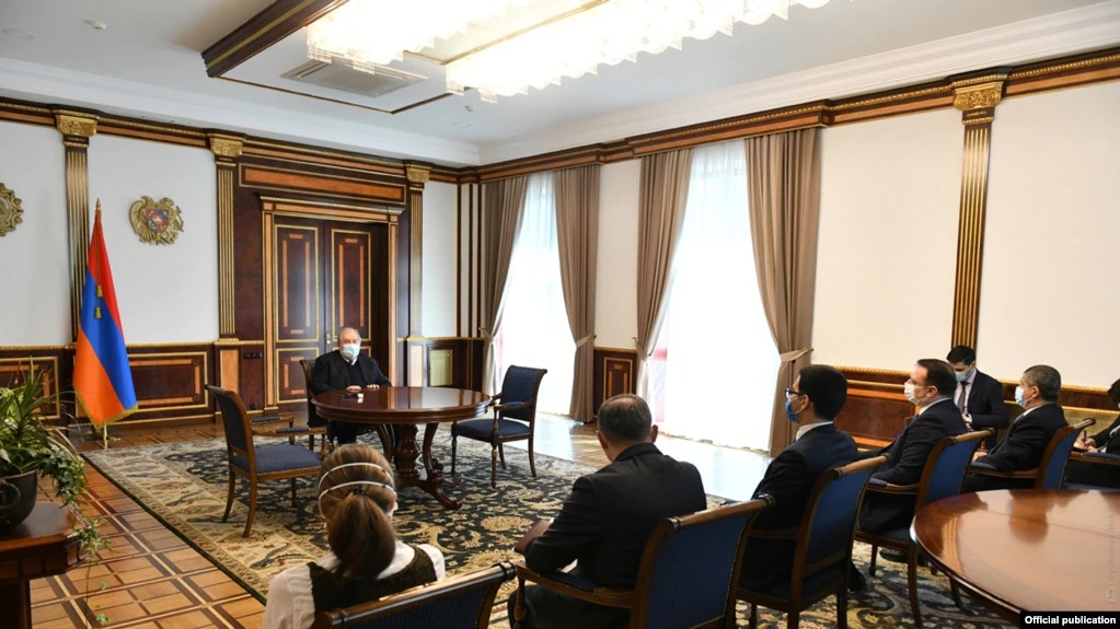 Министр юстиции представил президенту Саргсяну разъяснения по поправкам в Судебный кодекс