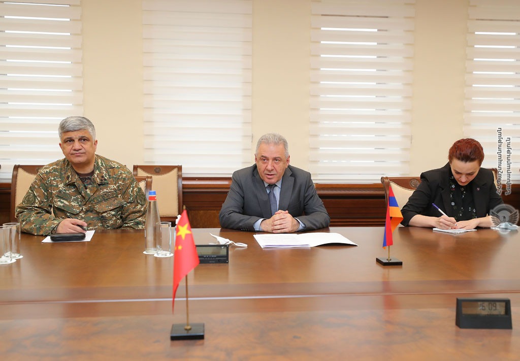 Министр обороны Армении обсудил с послом Китая пути дальнейшего развития сотрудничества
