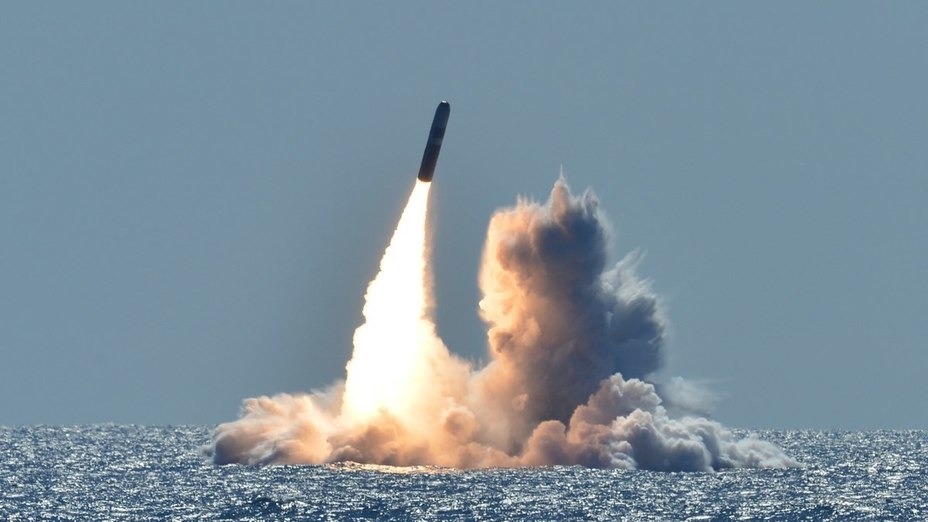Британия планирует увеличить количество ядерных боеголовок на 40%: The Guardian
