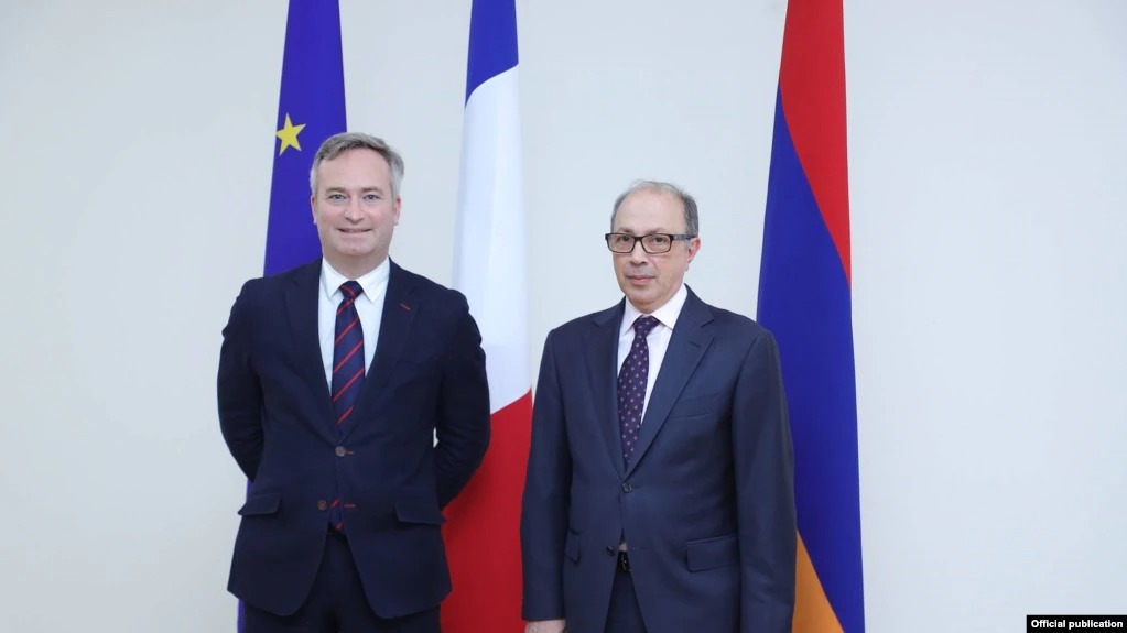 На встрече с госсекретарем МИД Франции отмечена важность возобновления переговоров в рамках сопредседателей МГ ОБСЕ