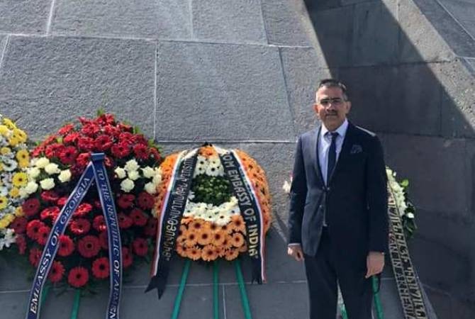 Посольство Индии в Армении впервые применило термин «геноцид»: посол посетил Цицернакаберд