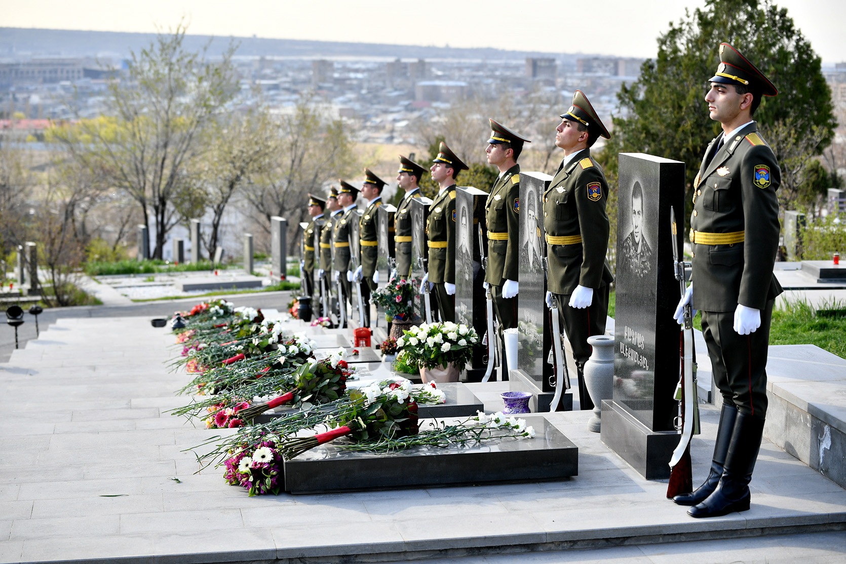 Дань уважения памяти героев Апрельской четырехдневной войны