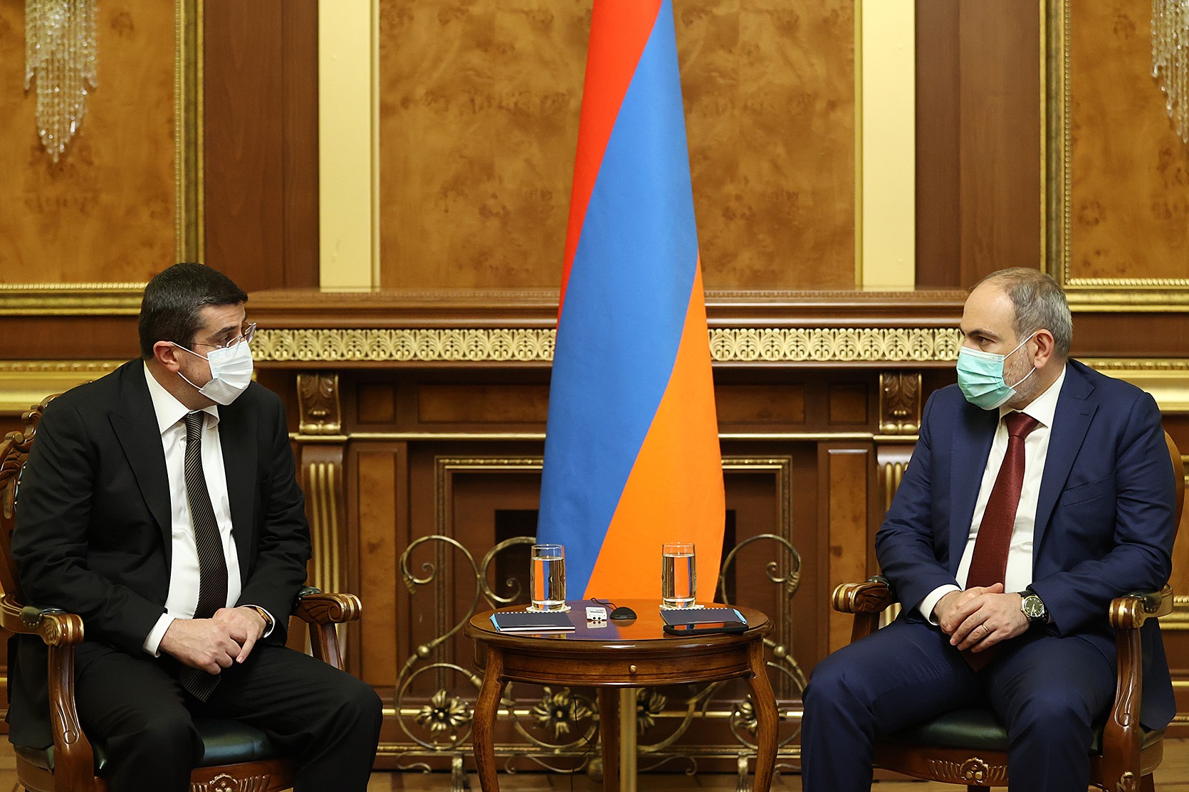 Важно, чтобы я поделился с Вами содержанием обсуждений с президентом РФ: Никол Пашинян — Араику Арутюняну