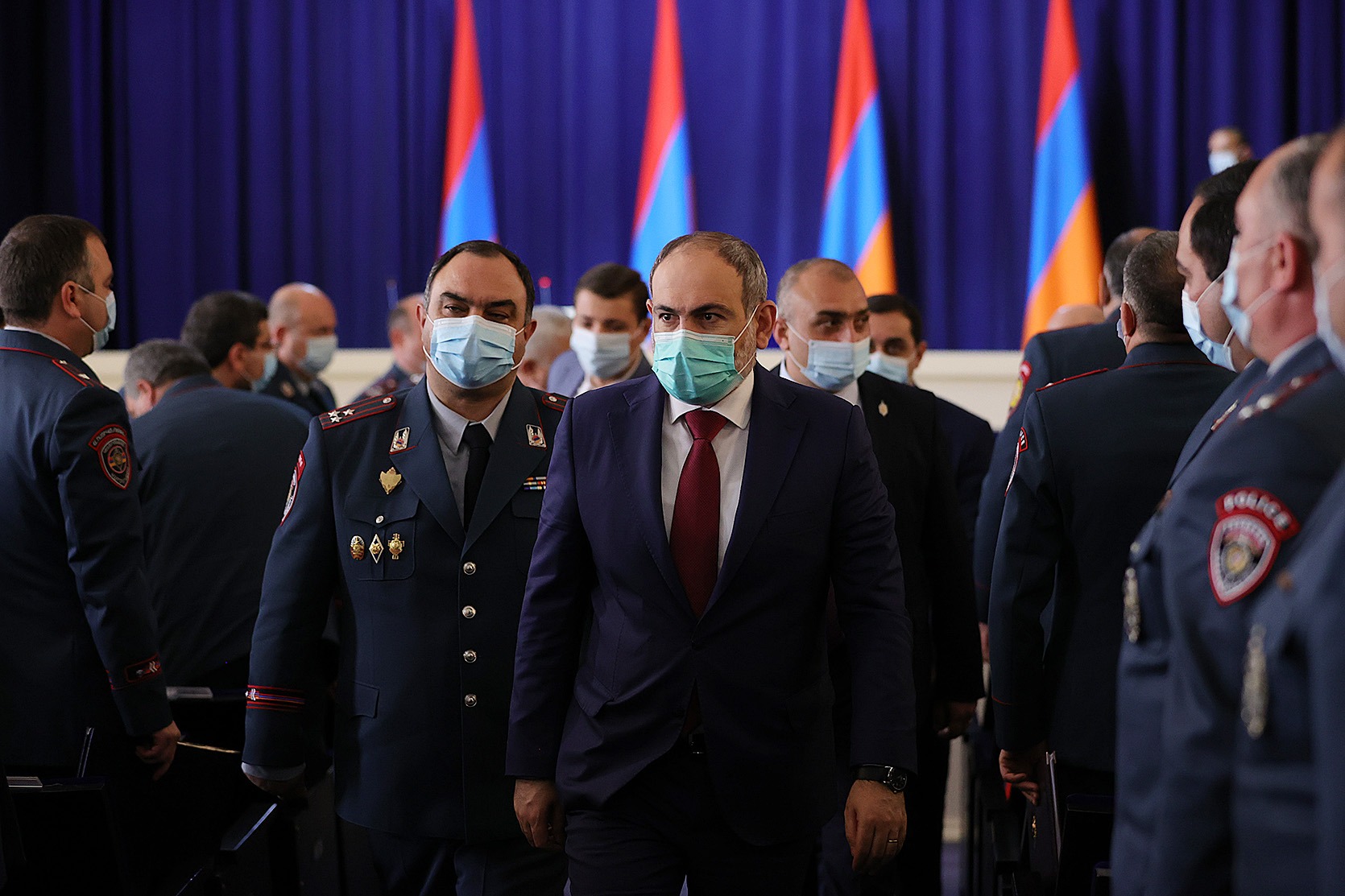 Уверен, что полиция сможет обеспечить право граждан на свободные выборы: Пашинян поздравил полицейских