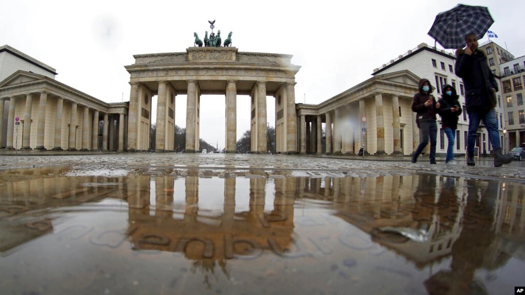 «Демократический лагерь» развернут в центре Берлина: требуют остановить Путина
