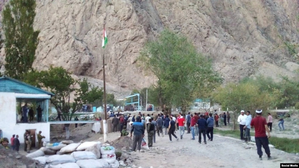Таджикистан и Кыргызстан выступили с совместным заявлением о прекращении конфликта