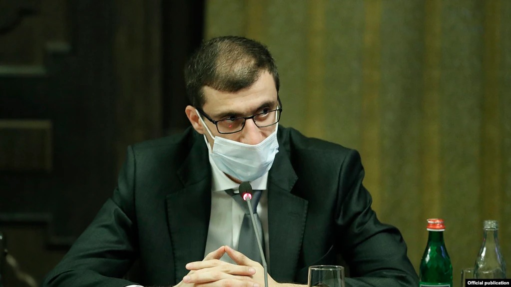Глава Минсоцтруда Армении Месроп Аракелян ушел в отставку