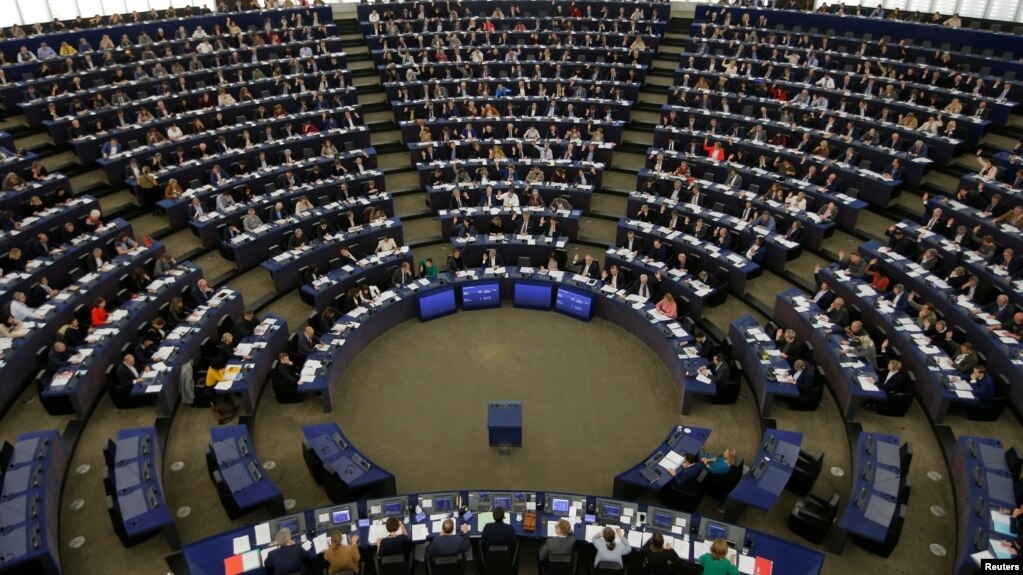 Европарламент призвал принять санкции против России: нефтяное эмбарго, отключение от SWIFT
