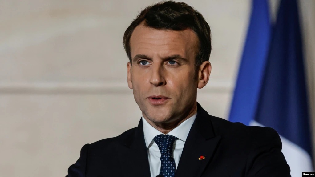 Франция ужесточает позицию: Макрон призвал к «четким красным линиям» в отношениях с Россией