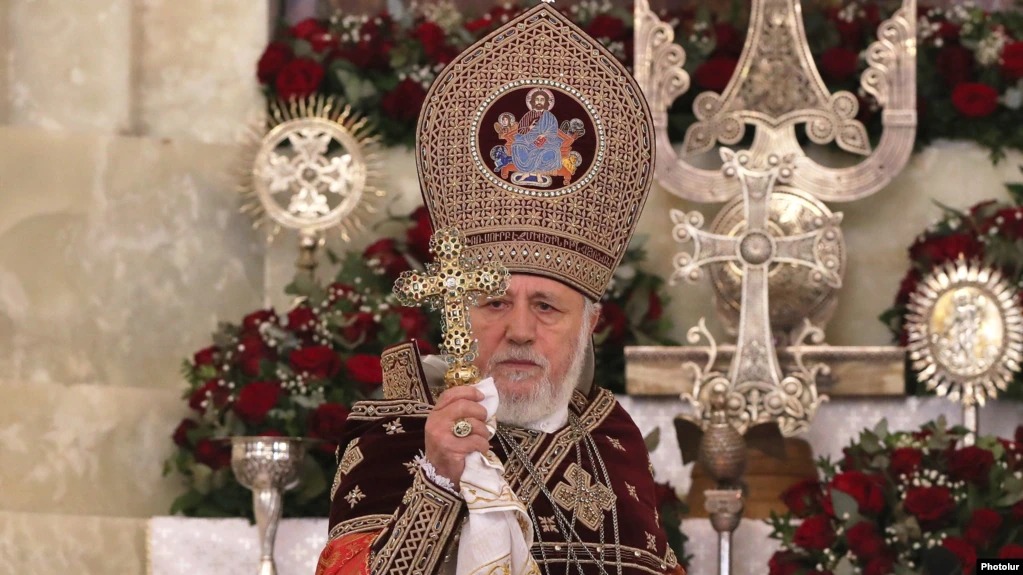 Католикос всех армян Гарегин Второй отбыл в США с патриаршим визитом
