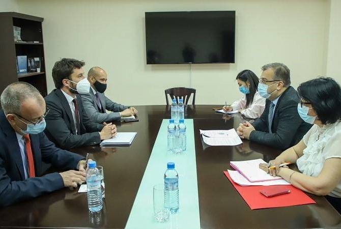 Замглавы МИД Армении принял делегацию наблюдательской миссии БДИПЧ/ОБСЕ
