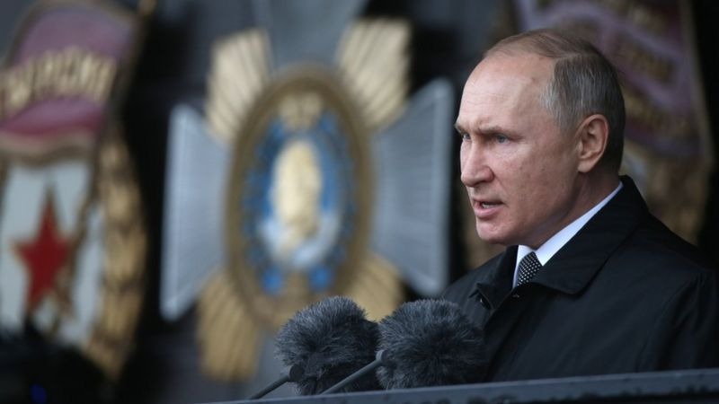 Путин на параде — о «сборищах недобитых карателей» и «попытках переписать историю»
