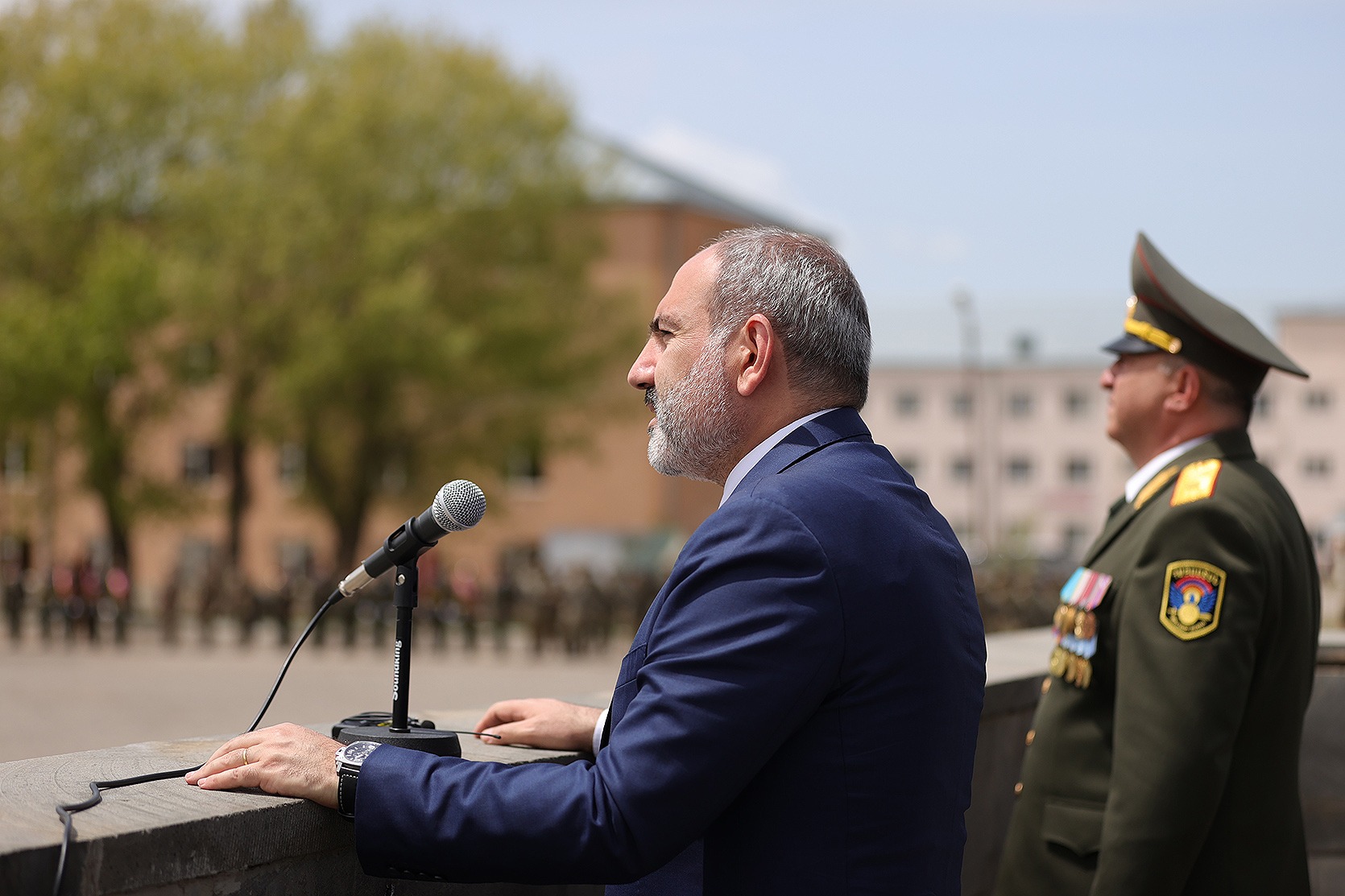 Никол Пашинян наградил военнослужащих 2-го армейского корпуса ВС Армении: видео