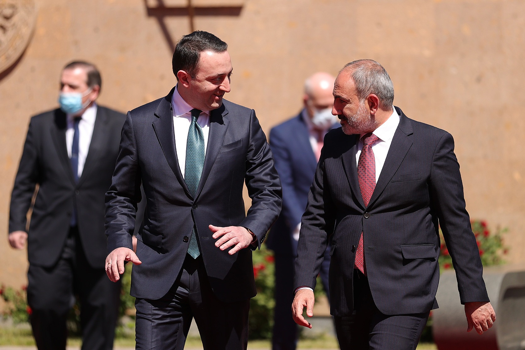 Мы должны поддерживать друг друга в обеспечении развития наших государств: в Ереване состоялась беседа Никола Пашиняна и Ираклия Гарибашвили